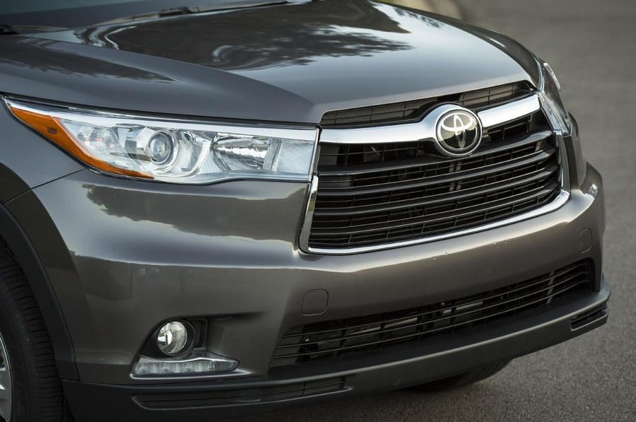 Детали экстерьера Toyota Highlander (XU50) 2013 года  (фото 38 из 80)